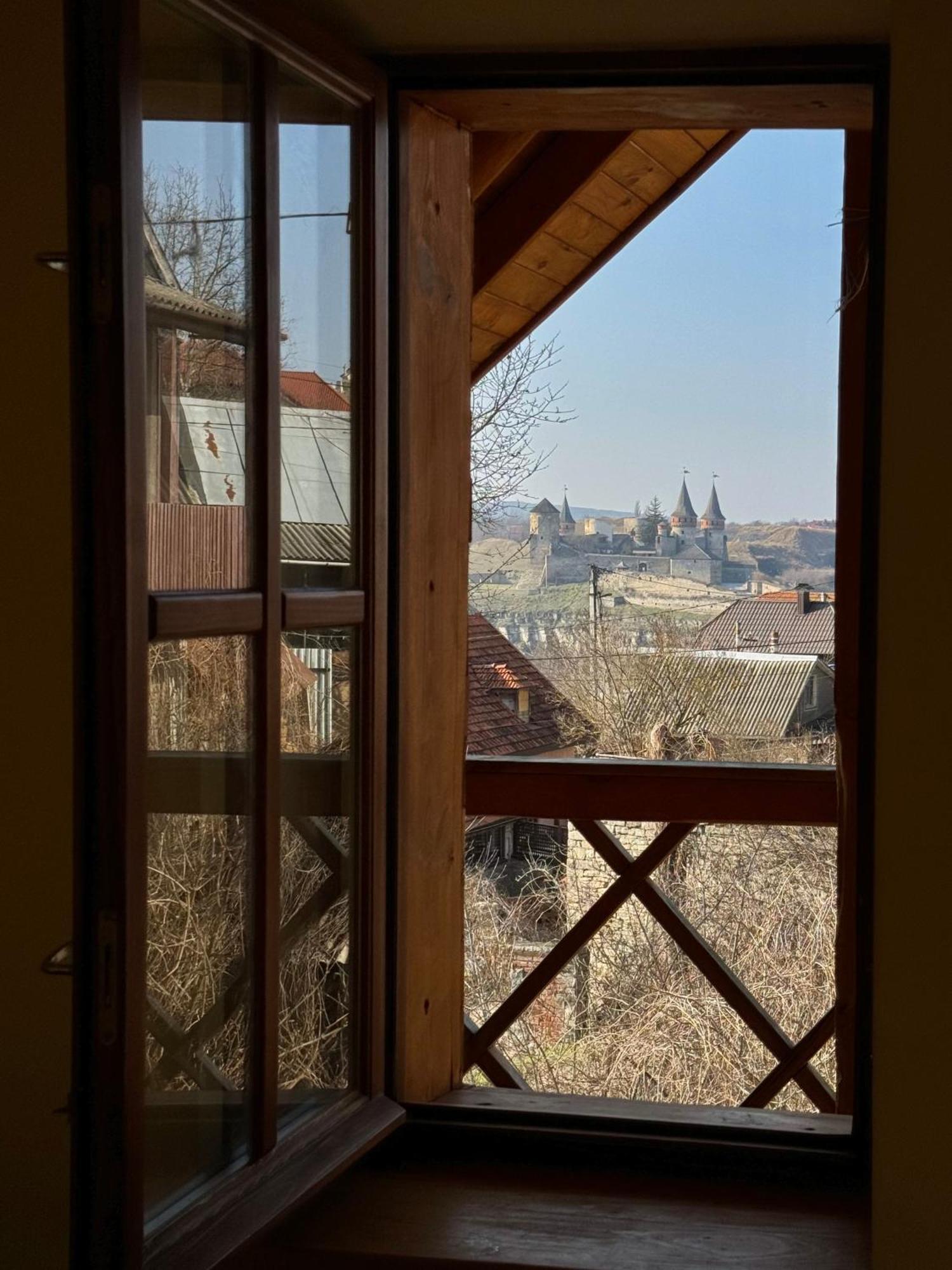 Tisnyi 7 Guest House Kamianets-Podilskyi Luaran gambar